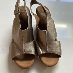 Clarks Women's Bronze Sandals